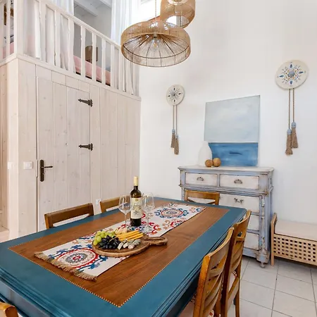 Melenia House 別荘